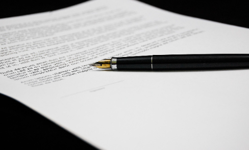 Certified translation for patent document with official certificate and translator’s signature, ensuring global patent protection.