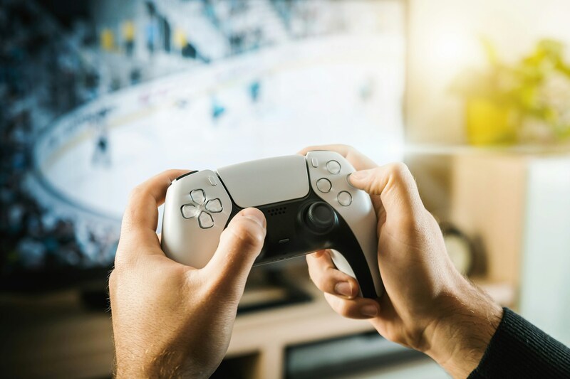 a gamer focused on a gameplay that demonstrates how localized content increases engagement.