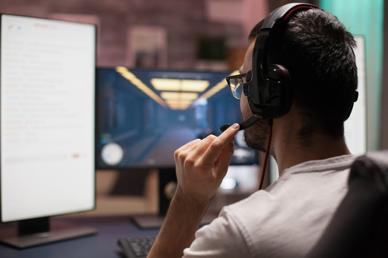 A game developer analyzes playtest feedback to develop adaptive mechanics for fair advancement