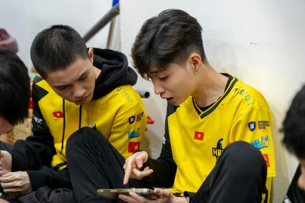 Vietnamese esports players demonstrate the teamwork behind competitive gaming.