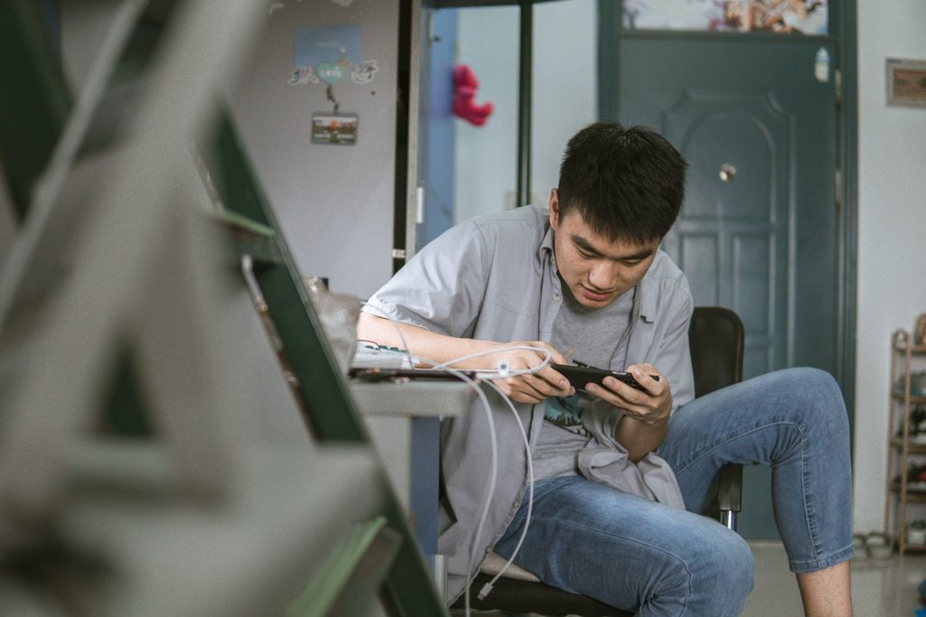 Localized voice and subtitles helping mobile games connect with Thai players.]